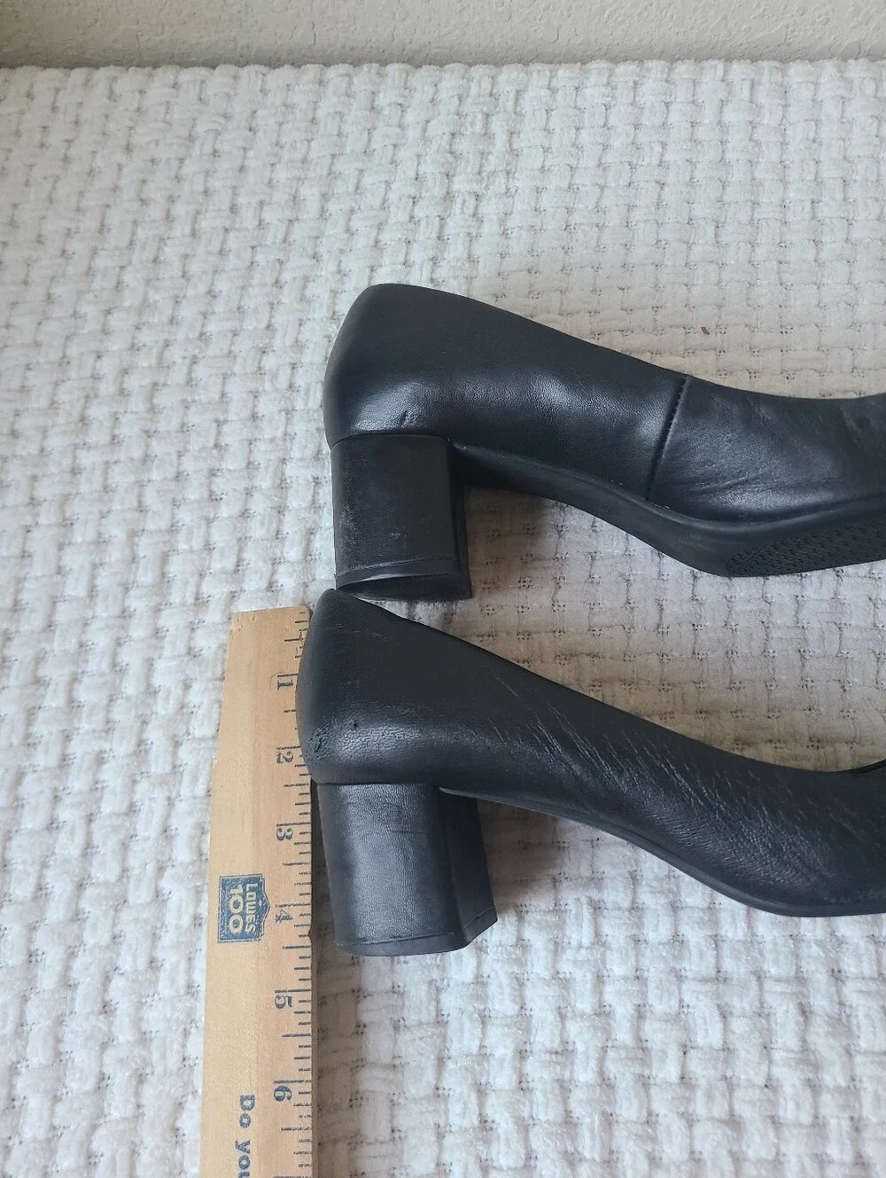 Tory Burch Black Leather Block Heel Pumps with Gold Logo Medallion Size 9.5